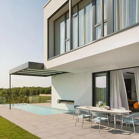 Modern Noble With Outdoor Pool And Game * ベール